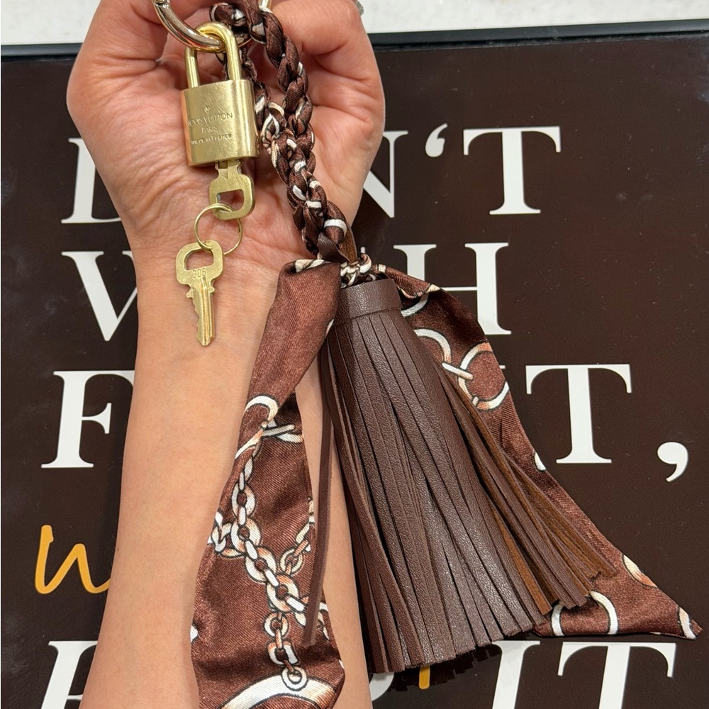 Authentic Louis Vuitton Padlock with and unbranded tassel keychain/bagcharm #306 - Picture 6 of 6